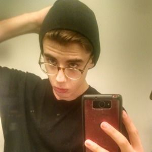 Meet your Posher, Cameron